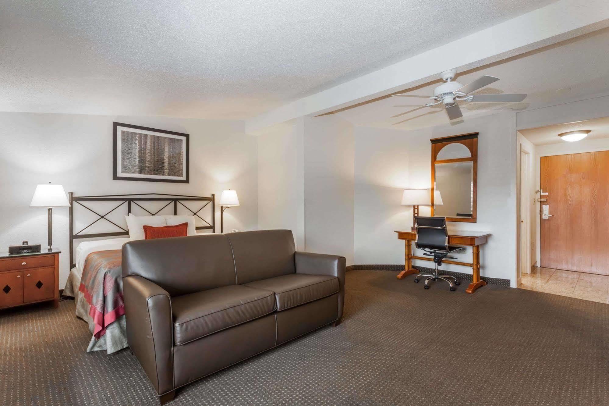 Ramada By Wyndham Rock Hill At Sullivan Center Dış mekan fotoğraf